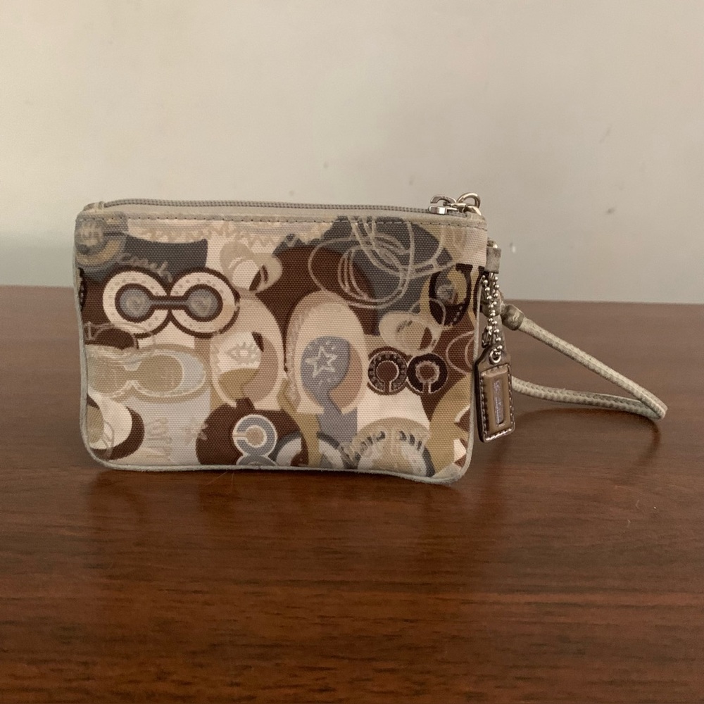 Coach Poppy y2k Graffiti Wristlet Wallet